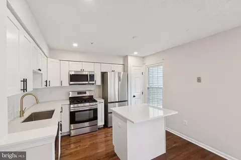 Kitchen - 6813 Fallard Pl, Frederick, MD 21703 photo 2 of 2