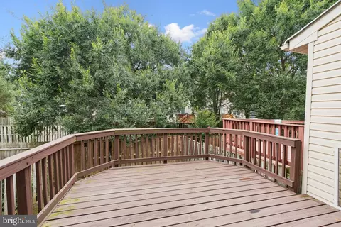 Exterior - 6813 Fallard Pl, Frederick, MD 21703 photo 2 of 4