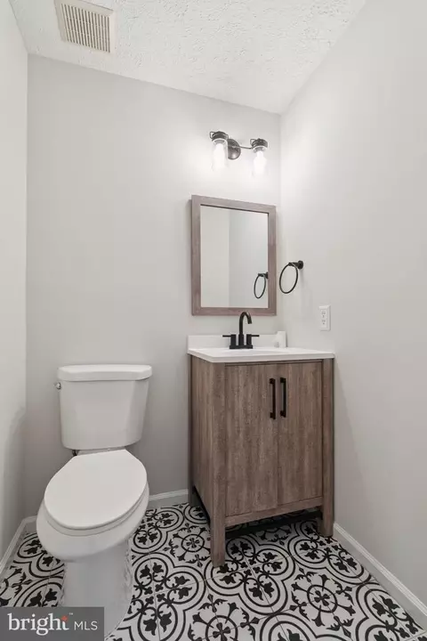 Bath - 6813 Fallard Pl, Frederick, MD 21703 photo 1 of 2