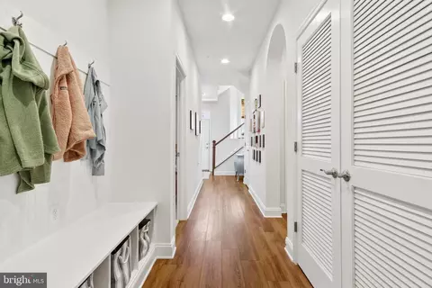 Entry Way - 961 Holden Rd, Frederick, MD 21701 photo 17 of 20