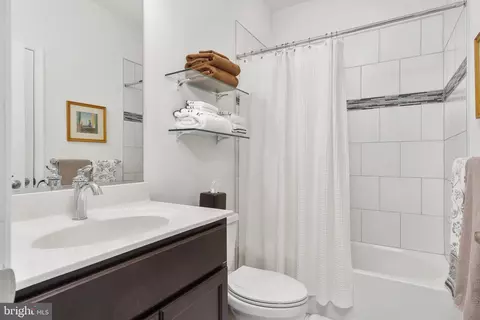 Bath - 961 Holden Rd, Frederick, MD 21701 photo 4 of 4