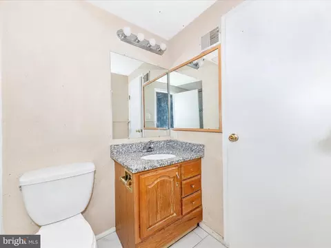 Bath - 520 Beebe Ct, Frederick, MD 21703 photo 1 of 2
