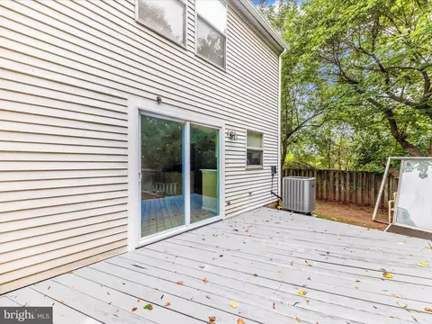 Exterior - 520 Beebe Ct, Frederick, MD 21703 photo 9 of 11