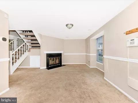 Living - 520 Beebe Ct, Frederick, MD 21703 photo 2 of 3