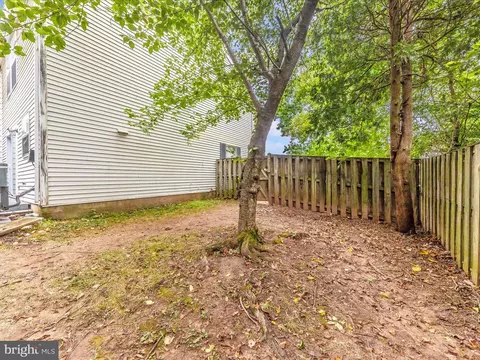 Exterior - 520 Beebe Ct, Frederick, MD 21703 photo 7 of 11