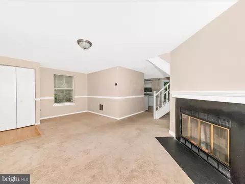 Living - 520 Beebe Ct, Frederick, MD 21703 photo 3 of 3