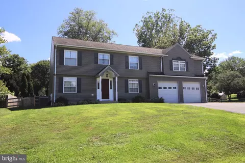 7025 Willow Tree Dr S, Middletown, MD 21769 photo 4