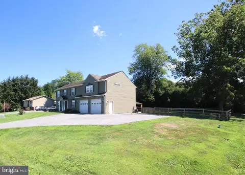 7025 Willow Tree Dr S, Middletown, MD 21769 photo 3