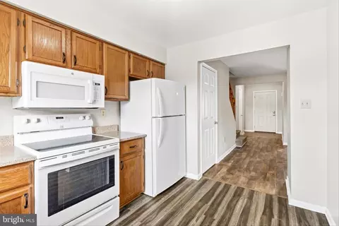 Entry Way - 103 E Hammaker St, Thurmont, MD 21788 photo 3 of 6