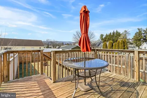 Exterior - 103 E Hammaker St, Thurmont, MD 21788 photo 5 of 9