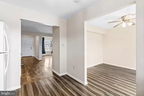Entry Way - 103 E Hammaker St, Thurmont, MD 21788 photo 4 of 6