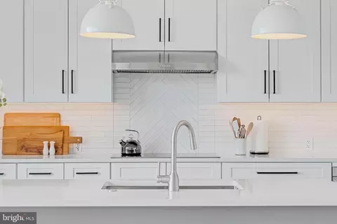 Kitchen - 210 Second St E #402, Frederick, MD 21701 photo 4 of 9