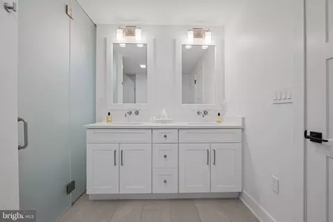 Bath - 210 Second St E #402, Frederick, MD 21701 photo 2 of 3