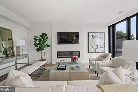 Living - 210 Second St E #402, Frederick, MD 21701 photo 2 of 7