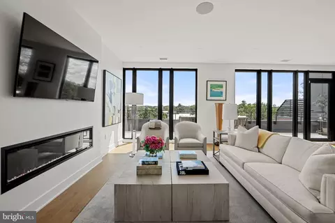 Living - 210 Second St E #402, Frederick, MD 21701 photo 4 of 7