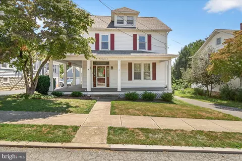 206 Prospect St, Middletown, MD 21769 photo 2
