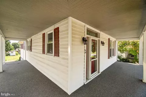 206 Prospect St, Middletown, MD 21769 photo 3