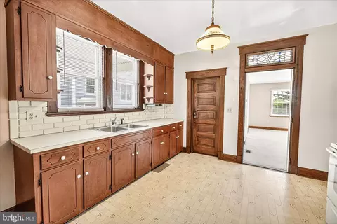 206 Prospect St, Middletown, MD 21769 photo 4