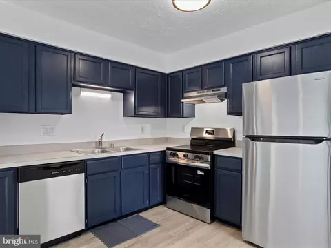 Kitchen - 1518 Beverly Ct, Frederick, MD 21701 photo 2 of 3