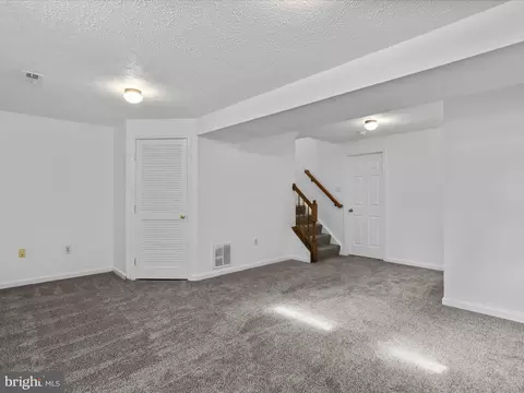 Living - 1518 Beverly Ct, Frederick, MD 21701 photo 4 of 4