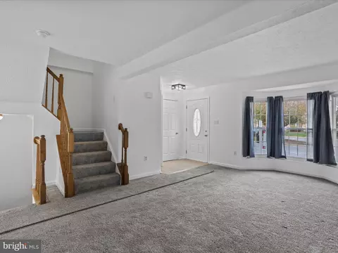 Living - 1518 Beverly Ct, Frederick, MD 21701 photo 2 of 4