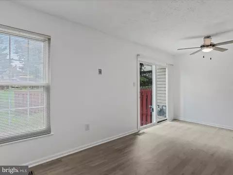 Living - 1518 Beverly Ct, Frederick, MD 21701 photo 3 of 4