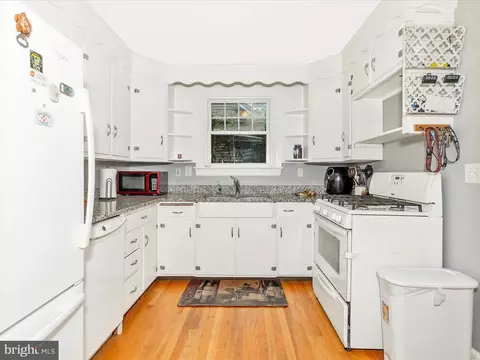 902 Chestnut St, Frederick, MD 21703 photo 9