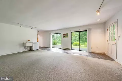 Living - 3908 Forrest School Rd, Smithsburg, MD 21783 photo 4 of 5