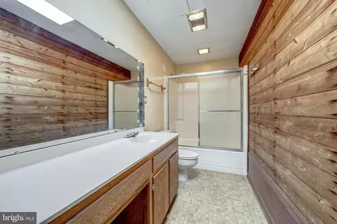 Bath - 3908 Forrest School Rd, Smithsburg, MD 21783 photo 1 of 3