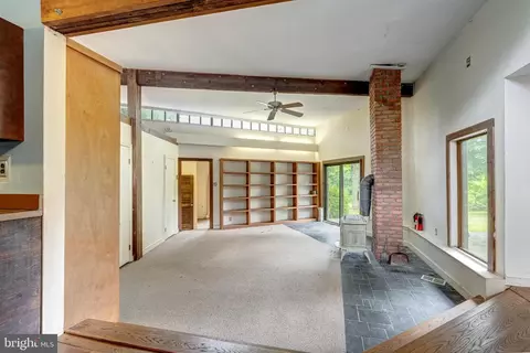 Living - 3908 Forrest School Rd, Smithsburg, MD 21783 photo 3 of 5
