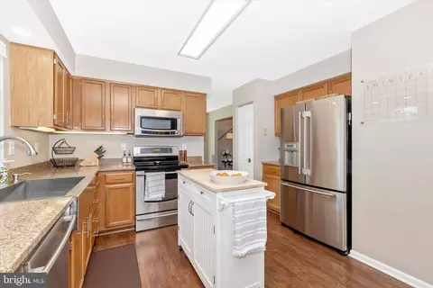 Kitchen - 6600 Gooseander Ct, Frederick, MD 21703 photo 2 of 5