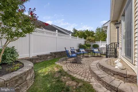 Exterior - 1015 Eastbourne Ct, Frederick, MD 21702 photo 2 of 6