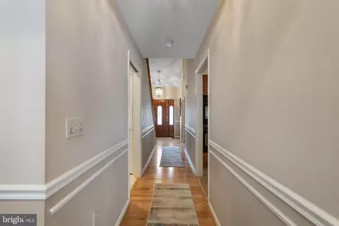 Entry Way - 1015 Eastbourne Ct, Frederick, MD 21702 photo 3 of 4