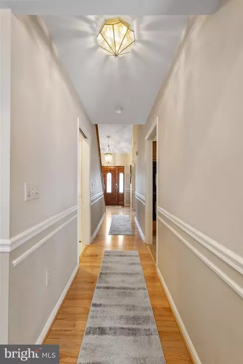 Entry Way - 1015 Eastbourne Ct, Frederick, MD 21702 photo 2 of 4