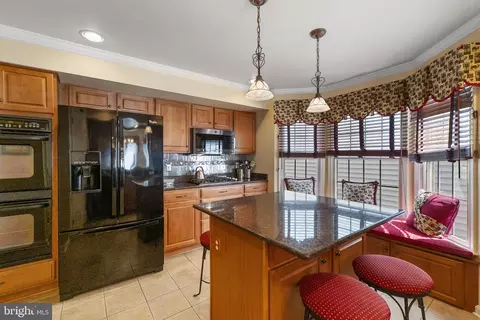 Kitchen - 1015 Eastbourne Ct, Frederick, MD 21702 photo 3 of 6