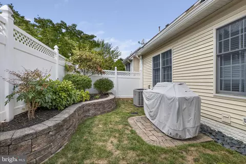 Exterior - 1015 Eastbourne Ct, Frederick, MD 21702 photo 4 of 6