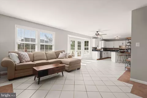 Living - 239 Bishops Glen Dr, Frederick, MD 21702 photo 3 of 4