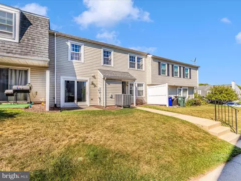 1250 D Danielle Dr #1250D, Frederick, MD 21703 photo 2