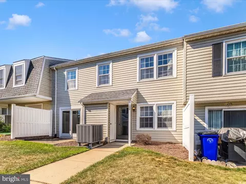 1250 D Danielle Dr #1250D, Frederick, MD 21703 photo 3