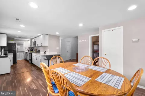 Dining - 9301 Granite Cir, Frederick, MD 21702 photo 2 of 2