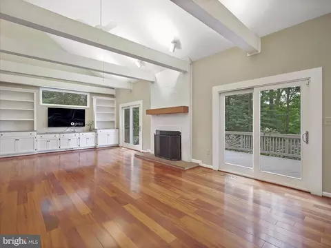 Living - 7301 Abbington Ct, Frederick, MD 21702 photo 7 of 14