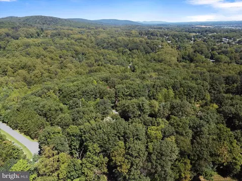 View/Area - 7301 Abbington Ct, Frederick, MD 21702 photo 8 of 9