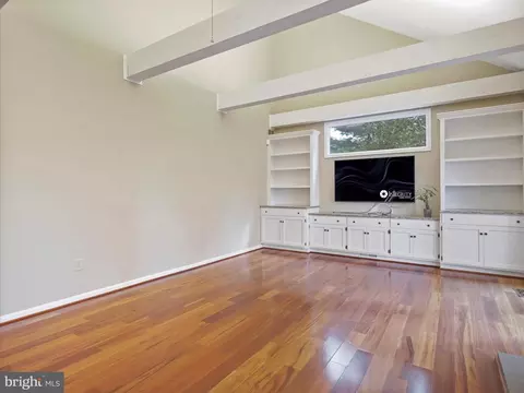 Living - 7301 Abbington Ct, Frederick, MD 21702 photo 9 of 14