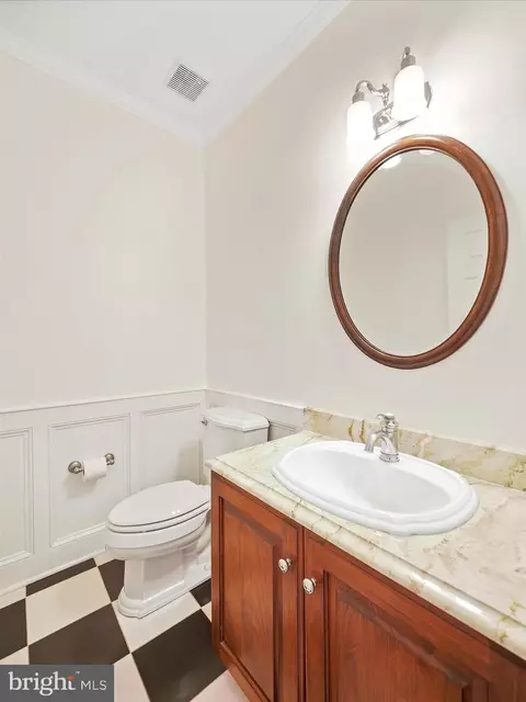 Bath - 7301 Abbington Ct, Frederick, MD 21702 photo 1 of 5