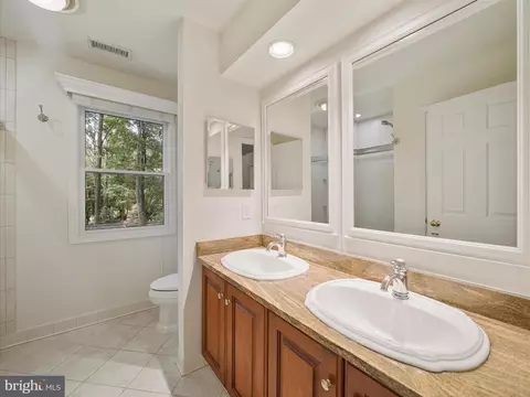 Bath - 7301 Abbington Ct, Frederick, MD 21702 photo 5 of 5