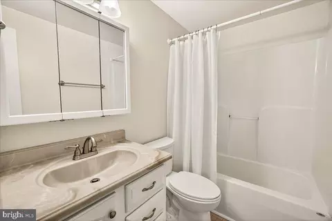 Bath - 109 Glade Blvd, Walkersville, MD 21793 photo 1 of 3