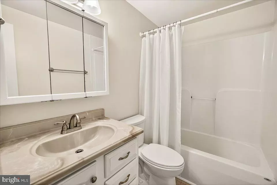 Bath - 109 Glade Blvd, Walkersville, MD 21793 photo 1 of 3