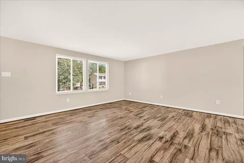 Living - 109 Glade Blvd, Walkersville, MD 21793 photo 5 of 8