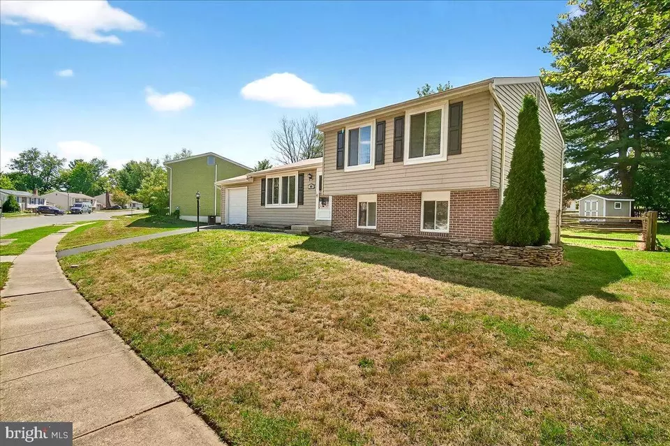 Exterior - 109 Glade Blvd, Walkersville, MD 21793 photo 3 of 11