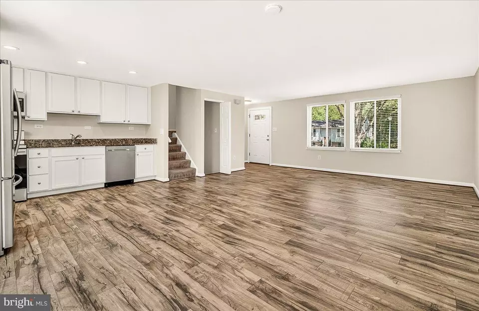Living - 109 Glade Blvd, Walkersville, MD 21793 photo 6 of 8